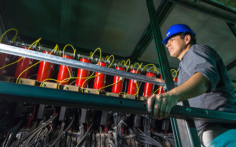 College of William and Mary student working at Fermilab
