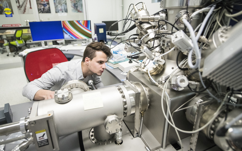Daniel Bafia conducts SRF work in the Fermilab Materials Science Lab